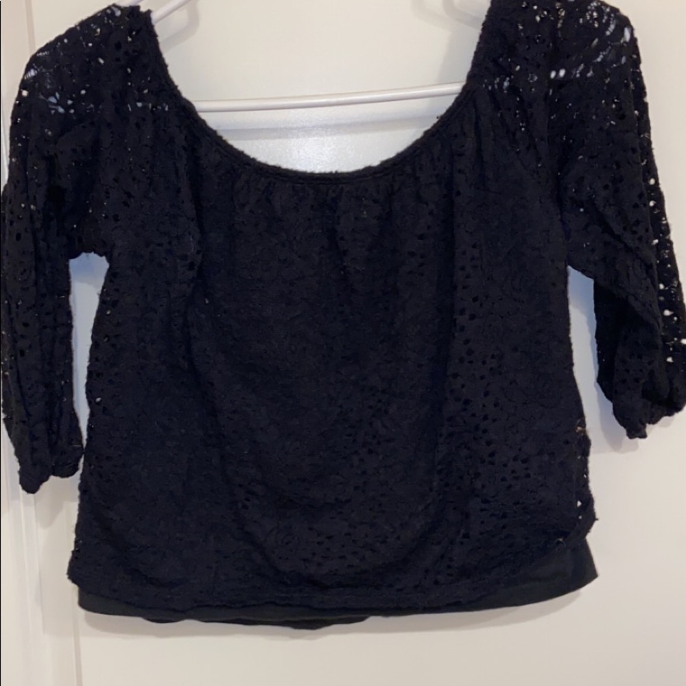 a lace black little croptop shirt